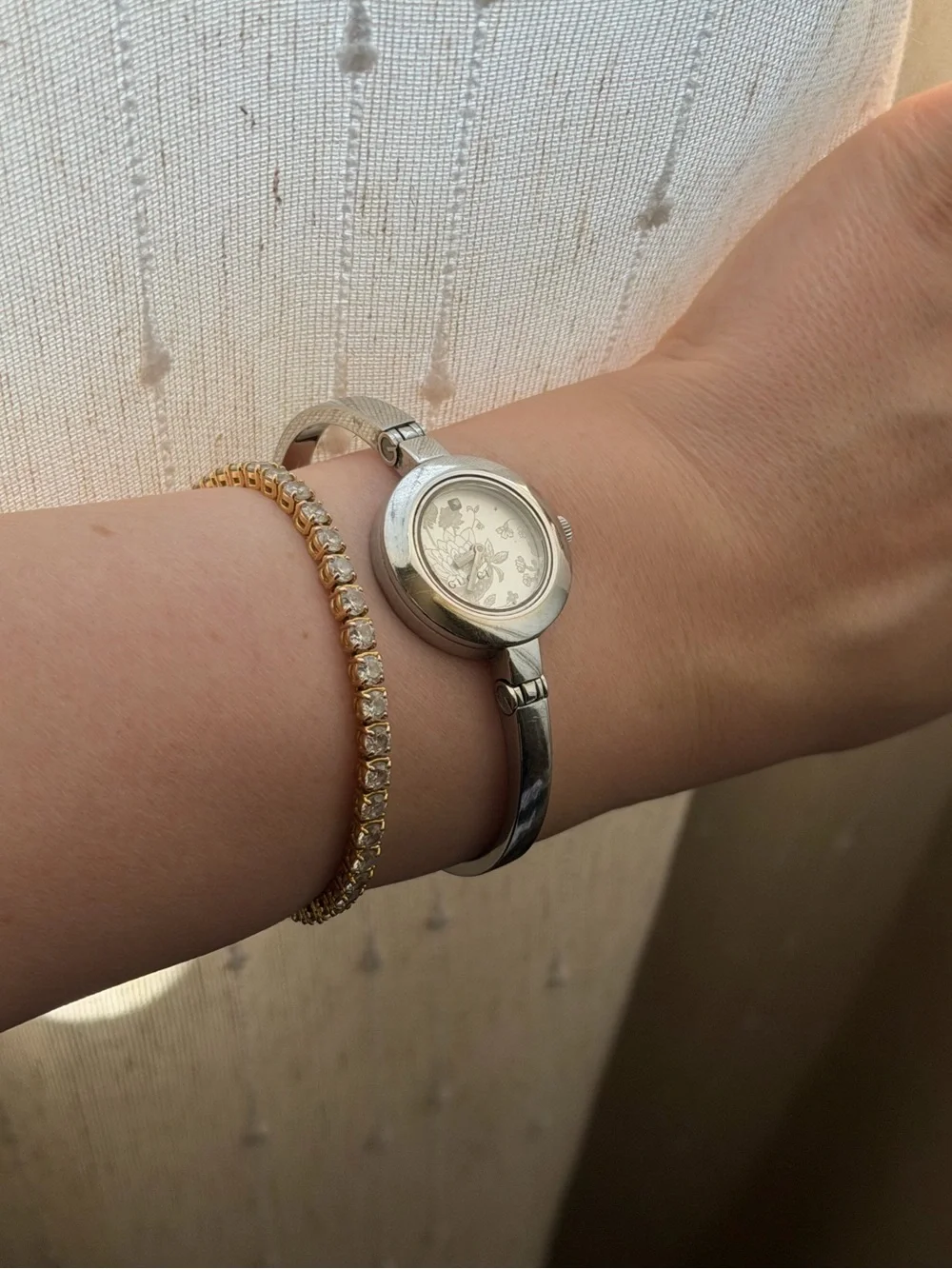 Vintage Gucci 105 Silver Floral Dial 1P Diamond women’s watch